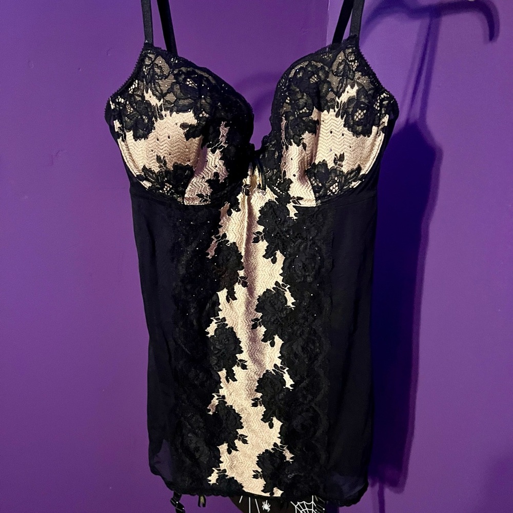 Victoria's Secret Elegant Black and Cream Chemise